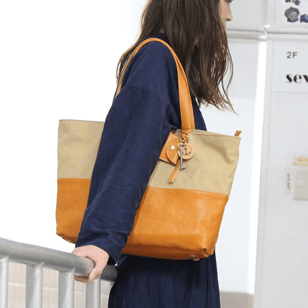 tan canvas bag