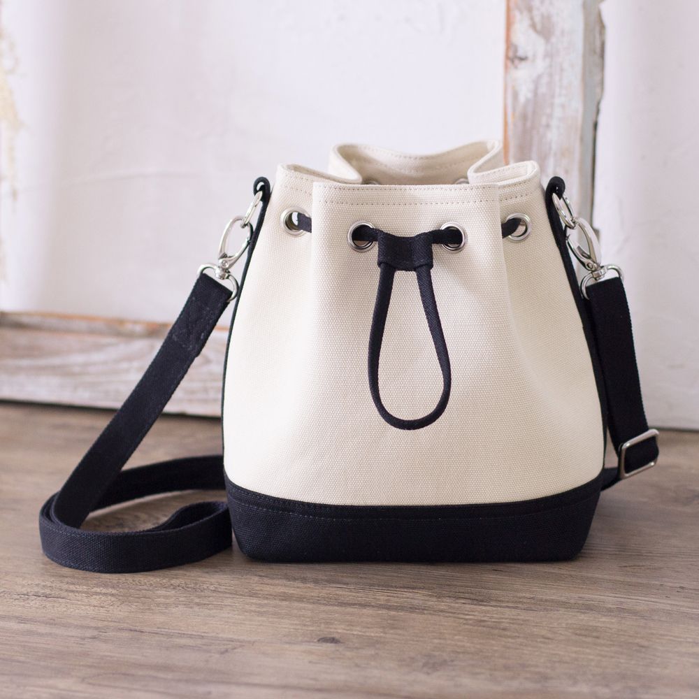 Small Canvas Bucket Bag - Antique White x Black